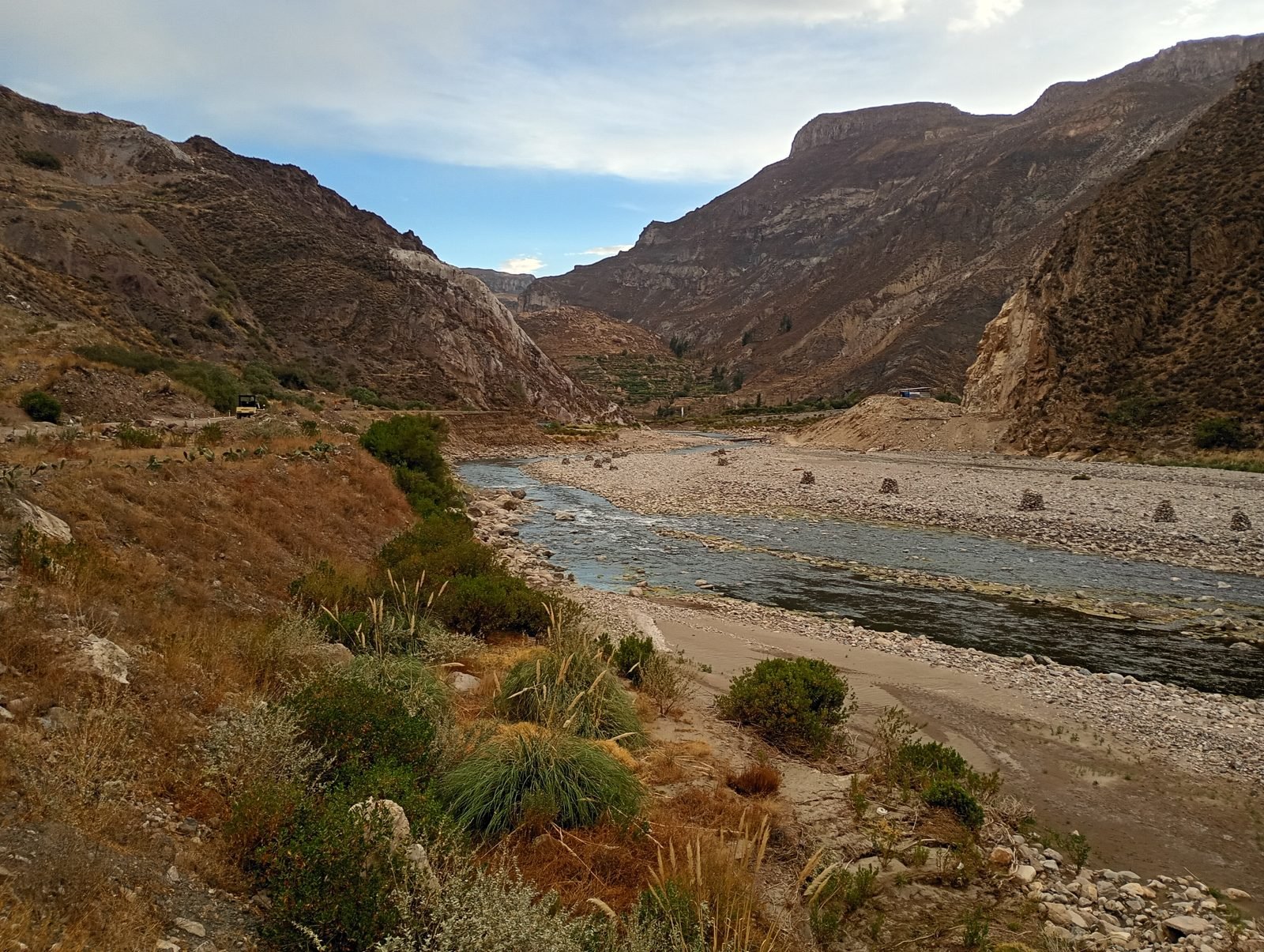 Zona del estudio de mecánica de suelos del Puente Torata